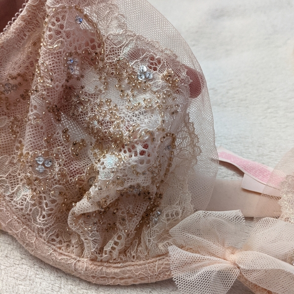 Victoria's Secret bra - Picture 2 of 4